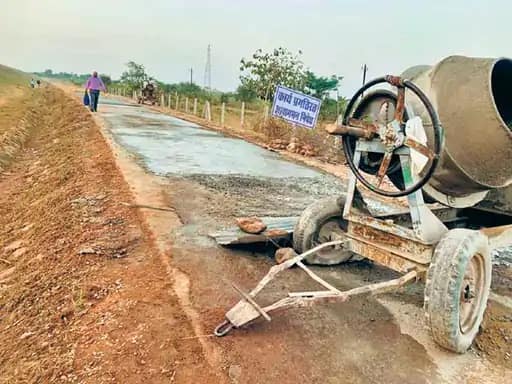 25 साल से इंतजार,इस सड़क से रोजाना 10 गांव के ग्रामीण सहित दो ब्लॉक के लोग करते हैं आना-जाना... 42 25 साल से इंतजार,इस सड़क से रोजाना 10 गांव के ग्रामीण सहित दो ब्लॉक के लोग करते हैं आना-जाना... December 2, 2025