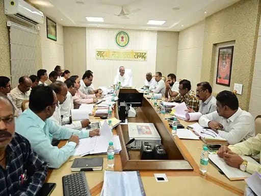 4 हजार किलोमीटर से ज्यादा की सड़क खराब, इंजीनियर्स को AC केबिन छोड़ इंस्पेक्शन की नसीहत 42 4 हजार किलोमीटर से ज्यादा की सड़क खराब, इंजीनियर्स को AC केबिन छोड़ इंस्पेक्शन की नसीहत March 6, 2026