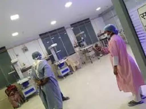 4 नवजातों की मौत पर बड़ा एक्शन,शिशु रोग विभाग के सीनियर रेजिडेंट डॉ. कमलेश विश्वकर्मा सस्पेंड... 42 4 नवजातों की मौत पर बड़ा एक्शन,शिशु रोग विभाग के सीनियर रेजिडेंट डॉ. कमलेश विश्वकर्मा सस्पेंड... December 24, 2025