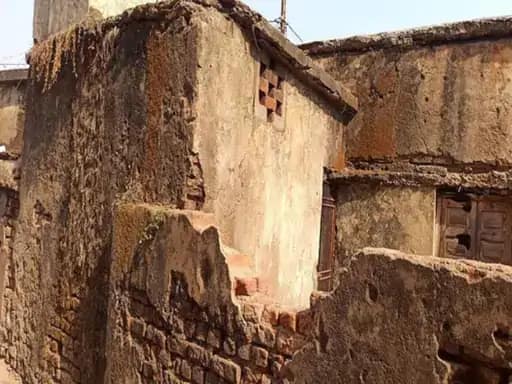 आंगनबाड़ी केंद्र की बिल्डिंग ढही,कुछ ही देर पहले निकले थे बच्चे.. 42 आंगनबाड़ी केंद्र की बिल्डिंग ढही,कुछ ही देर पहले निकले थे बच्चे.. December 22, 2025