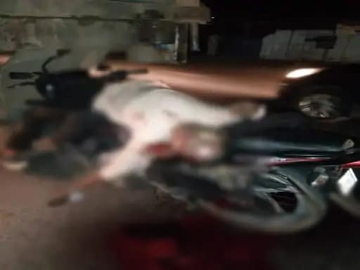 खड़े हाईवा से तेज रफ्तार बाइक की टक्कर.. 42 खड़े हाईवा से तेज रफ्तार बाइक की टक्कर.. December 22, 2025