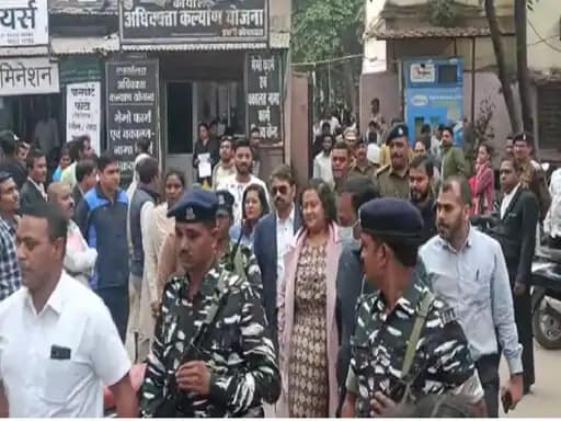 पेशी के बाद चार आरोपियों को जेल भेजा, सौम्या से 13 दिसम्बर तक पूछताछ की इजाजत.. 42 पेशी के बाद चार आरोपियों को जेल भेजा, सौम्या से 13 दिसम्बर तक पूछताछ की इजाजत.. December 25, 2025