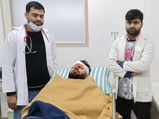 ऋषभ पंत कार एक्सीडेंट में बुरी तरह घायल,जलती कार की खिड़की तोड़ बाहर निकले.. 42 ऋषभ पंत कार एक्सीडेंट में बुरी तरह घायल,जलती कार की खिड़की तोड़ बाहर निकले.. March 7, 2026