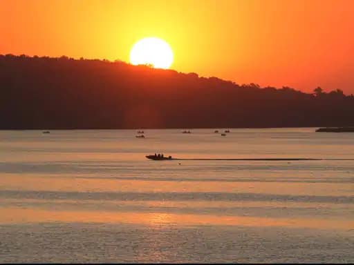 MP राज्य में मकर संक्रांति से ठंड का दूसरा दौर,भोपाल से ज्यादा सर्द होंगी इंदौर की रातें, आज बादल भी छा सकते हैं.. 42 MP राज्य में मकर संक्रांति से ठंड का दूसरा दौर,भोपाल से ज्यादा सर्द होंगी इंदौर की रातें, आज बादल भी छा सकते हैं.. March 7, 2026