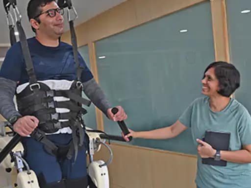 उत्साह और विज्ञान से लौटी लेफ्टिनेंट कर्नल देहल की हंसी,सिर में गोली लगी, 8 महीने कोमा में रहे... 42 उत्साह और विज्ञान से लौटी लेफ्टिनेंट कर्नल देहल की हंसी,सिर में गोली लगी, 8 महीने कोमा में रहे... March 7, 2026