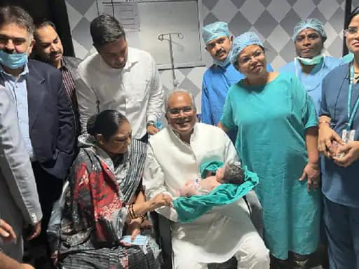 CM भूपेश बघेल बने दादा,बहू ख्याति ने दिया बेटे को जन्म.. 42 CM भूपेश बघेल बने दादा,बहू ख्याति ने दिया बेटे को जन्म.. December 26, 2025