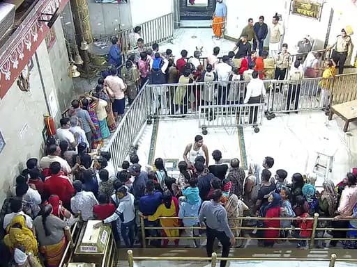 महाकाल दर्शन... सामान्य श्रद्धालुओं के लिए 1 घंटा बढ़ाया.. 42 महाकाल दर्शन... सामान्य श्रद्धालुओं के लिए 1 घंटा बढ़ाया.. March 7, 2026