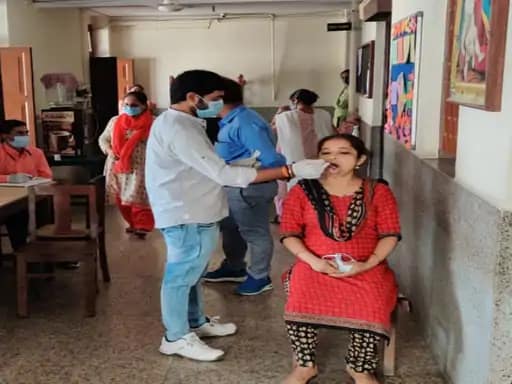 यूपी में कोरोना के 15 एक्टिव केस,प्रदेश में 24 घंटे में मिले 2 नए केस.. 42 यूपी में कोरोना के 15 एक्टिव केस,प्रदेश में 24 घंटे में मिले 2 नए केस.. February 20, 2026