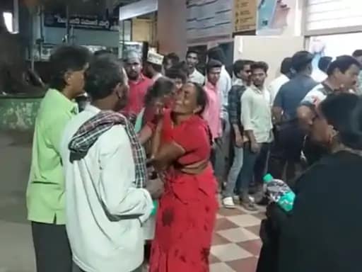 आंध्रप्रदेश में 48 घंटे में 10 छात्रों ने सुसाइड किया.. 42 आंध्रप्रदेश में 48 घंटे में 10 छात्रों ने सुसाइड किया.. December 2, 2025