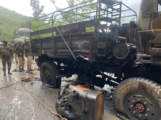 पुंछ में ड्रोन-स्निफर डॉग कर रहे आतंकियों की तलाश.. 42 पुंछ में ड्रोन-स्निफर डॉग कर रहे आतंकियों की तलाश.. March 7, 2026