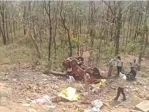 सीहोर में हाईवे पर पलटा मैजिक वाहन, 3 लोगों की मौत.. 42 सीहोर में हाईवे पर पलटा मैजिक वाहन, 3 लोगों की मौत.. March 7, 2026