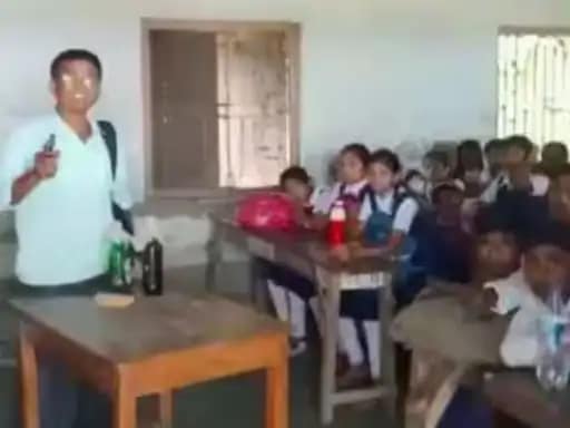 बंगाल के स्कूल में बंदूक लेकर घुसा शख्स.. 42 बंगाल के स्कूल में बंदूक लेकर घुसा शख्स.. April 20, 2026