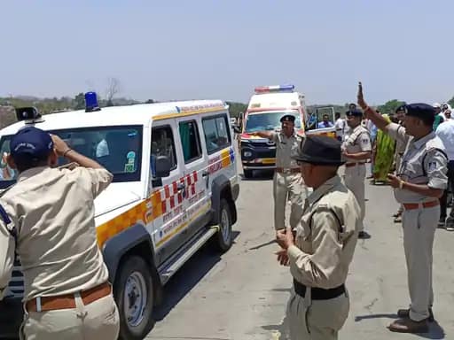 सीएम के कार्यक्रम में जा रही बस पलटी, तीन मौत,20 लोग घायल, पांच गंभीर.. 42 सीएम के कार्यक्रम में जा रही बस पलटी, तीन मौत,20 लोग घायल, पांच गंभीर.. February 17, 2026