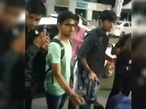 'गोलियां गूंजती रहीं, 3 रात सोए ही नहीं',इंदौर लौटे मणिपुर के स्टूडेंट्स ने सुनाई आपबीती.. 42 'गोलियां गूंजती रहीं, 3 रात सोए ही नहीं',इंदौर लौटे मणिपुर के स्टूडेंट्स ने सुनाई आपबीती.. March 7, 2026