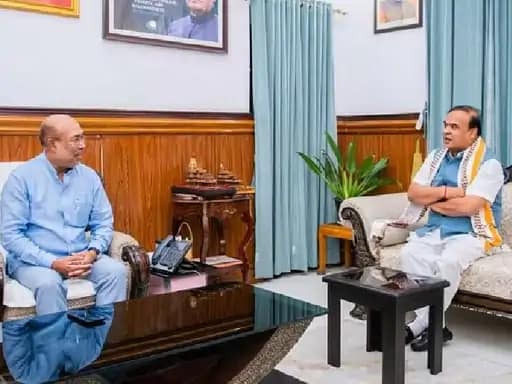 मणिपुर में फिर हिंसा, 9 की मौत, 10 घायल,हथियारबंद लोगों ने मैतेई बहुल कांगपोकी में हमला किया.. 42 मणिपुर में फिर हिंसा, 9 की मौत, 10 घायल,हथियारबंद लोगों ने मैतेई बहुल कांगपोकी में हमला किया.. March 6, 2026