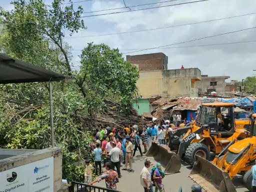 गुजरात में बिपरजॉय से तबाही, 2 की मौत, 22 घायल.. 42 गुजरात में बिपरजॉय से तबाही, 2 की मौत, 22 घायल.. March 7, 2026