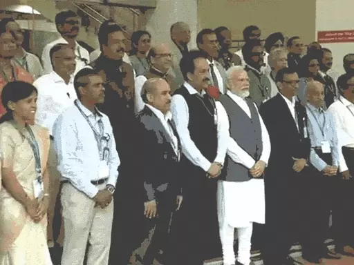 मोदी चंद्रयान-3 के वैज्ञानिकों से मिलकर भावुक हुए,कहा- आपके दर्शन करना चाहता था; चांद पर लैंडर जहां उतरा, वह 'शिवशक्ति पॉइंट' कहलाएगा.. 42 मोदी चंद्रयान-3 के वैज्ञानिकों से मिलकर भावुक हुए,कहा- आपके दर्शन करना चाहता था; चांद पर लैंडर जहां उतरा, वह 'शिवशक्ति पॉइंट' कहलाएगा.. March 8, 2026