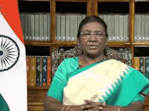 राष्ट्रपति मुर्मू ने 76 वीरता पुरस्कारों को मंजूरी दी,इसमें 4 कीर्ति और 11 शौर्य चक्र सहित 52 सेना मेडल शामिल.. 42 राष्ट्रपति मुर्मू ने 76 वीरता पुरस्कारों को मंजूरी दी,इसमें 4 कीर्ति और 11 शौर्य चक्र सहित 52 सेना मेडल शामिल.. February 15, 2026