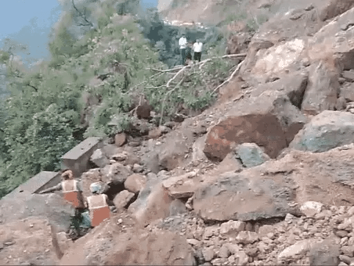 हिमाचल में बारिश-लैंडस्लाइड से 9 हजार घरों में दरारें.. 42 हिमाचल में बारिश-लैंडस्लाइड से 9 हजार घरों में दरारें.. February 15, 2026