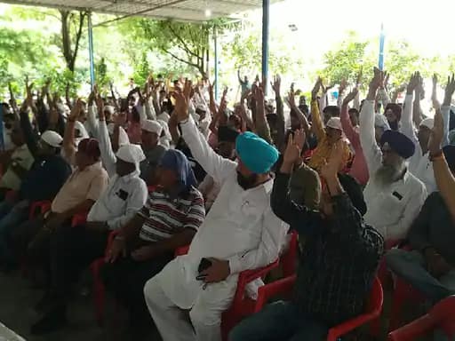 MP में थम सकते हैं ट्रकों के पहिये, फैसला कल,भोपाल में होगी ट्रांसपोर्टरों की महापंचायत.. 42 MP में थम सकते हैं ट्रकों के पहिये, फैसला कल,भोपाल में होगी ट्रांसपोर्टरों की महापंचायत.. April 20, 2026