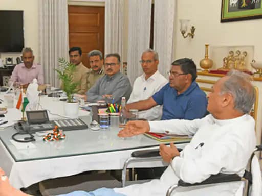 लड़कियों से छेड़छाड़ करने वालों को नहीं मिलेगी सरकारी नौकरी,CM के आदेश- मनचलों के कैरेक्टर सर्टिफिकेट में लिखा जाएगा.. 42 लड़कियों से छेड़छाड़ करने वालों को नहीं मिलेगी सरकारी नौकरी,CM के आदेश- मनचलों के कैरेक्टर सर्टिफिकेट में लिखा जाएगा.. March 7, 2026