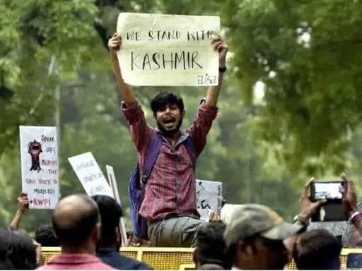 370 पर सुनवाई, केंद्र ने कहा- अकबर लोन माफी मांगें,SC का आदेश- हलफनामे में कहें कि मेरी भारतीय संविधान में निष्ठा है.. 42 370 पर सुनवाई, केंद्र ने कहा- अकबर लोन माफी मांगें,SC का आदेश- हलफनामे में कहें कि मेरी भारतीय संविधान में निष्ठा है.. December 2, 2025