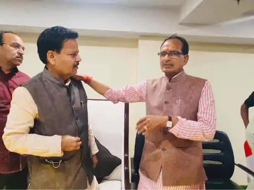 बीजेपी नेताओं के पार्टी छोड़ने पर रामपाल सिंह बोले.. 42 बीजेपी नेताओं के पार्टी छोड़ने पर रामपाल सिंह बोले.. February 17, 2026