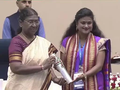 टीचर्स डे पर देश के 75 शिक्षकों को राष्ट्रपति सम्मान.. 42 टीचर्स डे पर देश के 75 शिक्षकों को राष्ट्रपति सम्मान.. March 6, 2026