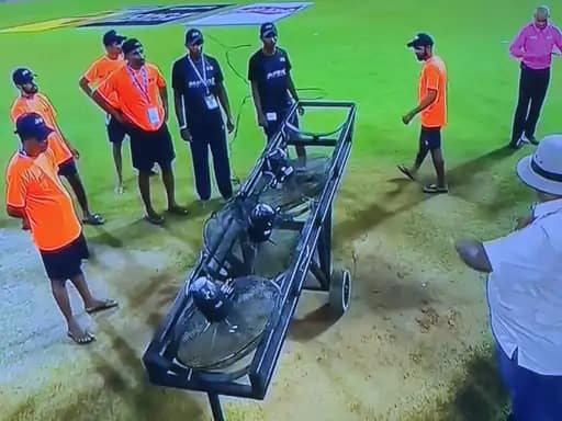 आज रिजर्व डे पर खेला जाएगा भारत-पाकिस्तान मैच,बारिश के कारण 24.1 ओवर का खेल ही हो सका.. 42 आज रिजर्व डे पर खेला जाएगा भारत-पाकिस्तान मैच,बारिश के कारण 24.1 ओवर का खेल ही हो सका.. December 2, 2025