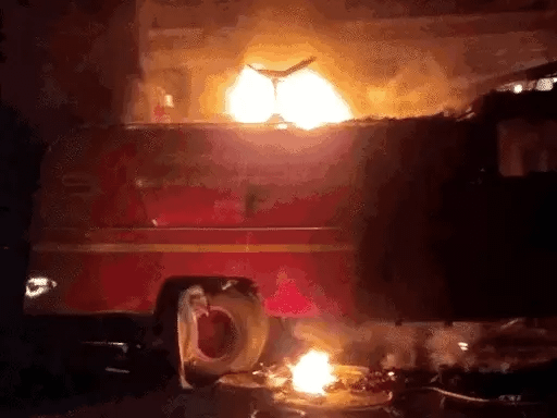 महाराष्ट्र के बीड में कर्फ्यू, इंटरनेट बंद,जालना में 3 लोगों ने सुसाइड की कोशिश की,मराठा आरक्षण पर अध्यादेश ला सकती है सरकार 42 महाराष्ट्र के बीड में कर्फ्यू, इंटरनेट बंद,जालना में 3 लोगों ने सुसाइड की कोशिश की,मराठा आरक्षण पर अध्यादेश ला सकती है सरकार December 14, 2025