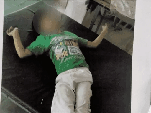 डॉक्टर की गलती से बच्चे को हुई लाइलाज बीमारी,फोन पर निर्देश देकर स्टाफ से कराई डिलीवरी.. 42 डॉक्टर की गलती से बच्चे को हुई लाइलाज बीमारी,फोन पर निर्देश देकर स्टाफ से कराई डिलीवरी.. December 2, 2025