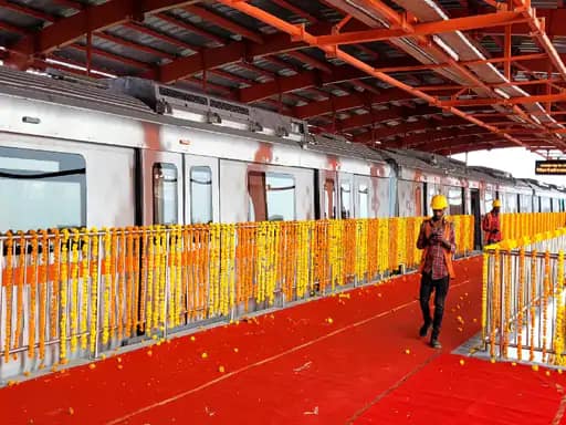 भोपाल मेट्रो का फाइनल ट्रायल रन आज,CM शिवराज दिखाएंगे हरी झंडी,सुभाषनगर से RKMP स्टेशन के बीच चलेगी.. 42 भोपाल मेट्रो का फाइनल ट्रायल रन आज,CM शिवराज दिखाएंगे हरी झंडी,सुभाषनगर से RKMP स्टेशन के बीच चलेगी.. December 2, 2025