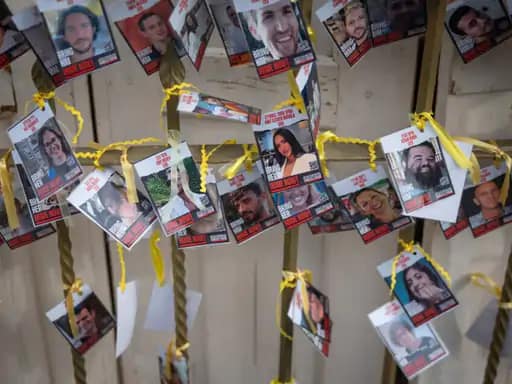 इजराइल-हमास में 4 दिन का सीजफायर शुरू,13 बंधकों के बदले 39 फिलिस्तीनी कैदी रिहा होंगे, रक्षा मंत्री बोले- 2 महीने और चलेगा युद्ध.. 42 इजराइल-हमास में 4 दिन का सीजफायर शुरू,13 बंधकों के बदले 39 फिलिस्तीनी कैदी रिहा होंगे, रक्षा मंत्री बोले- 2 महीने और चलेगा युद्ध.. December 2, 2025