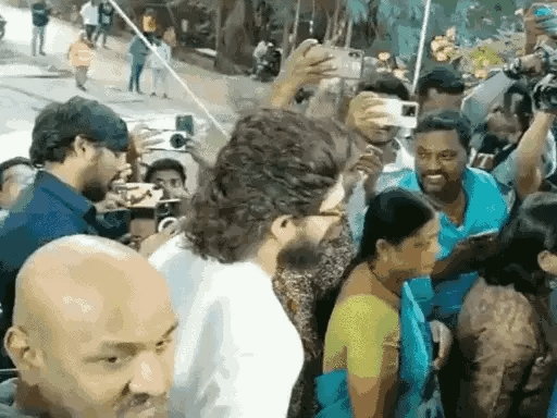 तेलंगाना की 119 सीटों पर वोटिंग,एक्टर अल्लू अर्जुन, जूनियर NTR और पूर्व क्रिकेटर अजहरुद्दीन ने वोट डाला.. 42 तेलंगाना की 119 सीटों पर वोटिंग,एक्टर अल्लू अर्जुन, जूनियर NTR और पूर्व क्रिकेटर अजहरुद्दीन ने वोट डाला.. December 2, 2025