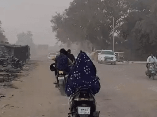 भोपाल में दम घोटू प्रदूषण, AQI लेवल 300 पार,मेट्रो, सिक्सलेन निर्माण और जर्जर सड़कों से उड़ रही धूल सबसे बड़ी वजह 42 भोपाल में दम घोटू प्रदूषण, AQI लेवल 300 पार,मेट्रो, सिक्सलेन निर्माण और जर्जर सड़कों से उड़ रही धूल सबसे बड़ी वजह December 2, 2025