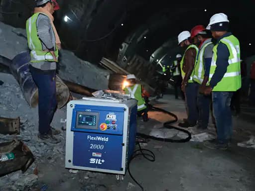 उत्तरकाशी टनल में मजदूरों को निकालने रैट माइनर्स पहुंचे,12 मीटर बची हॉरिजॉन्टल ड्रिलिंग हाथ से करेंगे.. 42 उत्तरकाशी टनल में मजदूरों को निकालने रैट माइनर्स पहुंचे,12 मीटर बची हॉरिजॉन्टल ड्रिलिंग हाथ से करेंगे.. March 9, 2026