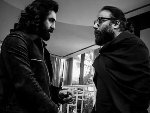 रणबीर कपूर का नेवरसीन एक्शन अवतार, उनका रोल डराएगा, बॉबी देओल सबसे बड़े सरप्राइज एलिमेंट.. 42 रणबीर कपूर का नेवरसीन एक्शन अवतार, उनका रोल डराएगा, बॉबी देओल सबसे बड़े सरप्राइज एलिमेंट.. March 6, 2026