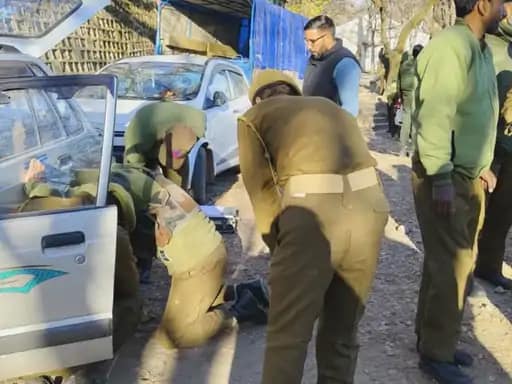 राजौरी में सेना पर आतंकी हमला, 5 जवान शहीद,दो सैनिकों के शव क्षत-विक्षत मिले,हथियार लूटकर भागे आतंकी.. 42 राजौरी में सेना पर आतंकी हमला, 5 जवान शहीद,दो सैनिकों के शव क्षत-विक्षत मिले,हथियार लूटकर भागे आतंकी.. December 2, 2025