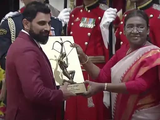 26 खिलाड़ियों को अर्जुन, 5 कोच को द्रोणाचार्य पुरस्कार,क्रिकेट में शमी, शूटिंग में ऐश्वर्य प्रताप अर्जुन अवॉर्डी.. 42 26 खिलाड़ियों को अर्जुन, 5 कोच को द्रोणाचार्य पुरस्कार,क्रिकेट में शमी, शूटिंग में ऐश्वर्य प्रताप अर्जुन अवॉर्डी.. November 6, 2025