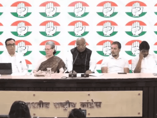 बैंक खाते फ्रीज करने के खिलाफ सुप्रीम कोर्ट पहुंची कांग्रेस,राहुल बोले- IT का एक्शन नियमों के खिलाफ, पर चुनाव आयोग और कोर्ट चुप रहे.. 42 बैंक खाते फ्रीज करने के खिलाफ सुप्रीम कोर्ट पहुंची कांग्रेस,राहुल बोले- IT का एक्शन नियमों के खिलाफ, पर चुनाव आयोग और कोर्ट चुप रहे.. November 14, 2025