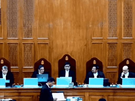 SC का आदेश-SBI कल तक दे इलेक्टोरल बॉन्ड का डेटा,चुनाव आयोग 15 मार्च तक वेबसाइट पर डाले, SBI ने मांगा था 30 जून तक का समय.. 42 SC का आदेश-SBI कल तक दे इलेक्टोरल बॉन्ड का डेटा,चुनाव आयोग 15 मार्च तक वेबसाइट पर डाले, SBI ने मांगा था 30 जून तक का समय.. December 22, 2025