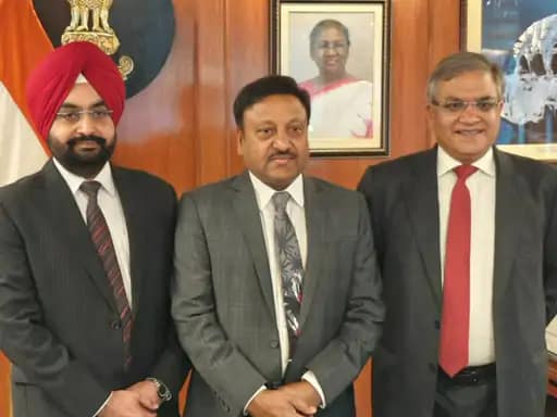 लोकसभा चुनाव की तारीखों का ऐलान कल,चुनाव आयोग दोपहर 3 बजे शेड्यूल जारी करेगा, आचार संहिता भी लागू हो जाएगी.. 42 eci-1_1710486379