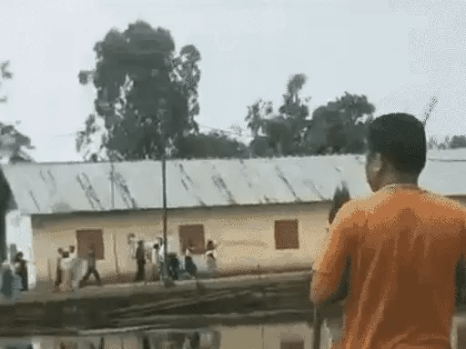 21 राज्यों की 102 सीटों पर वोटिंग,मणिपुर में फायरिंग में 3 घायल, EVM तोड़े; कूचबिहार में हिंसा; छत्तीसगढ़ के बीजापुर में ब्लास्ट 42 21 राज्यों की 102 सीटों पर वोटिंग,मणिपुर में फायरिंग में 3 घायल, EVM तोड़े; कूचबिहार में हिंसा; छत्तीसगढ़ के बीजापुर में ब्लास्ट December 2, 2025