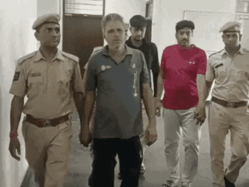 राजस्थान से बाहर भी फैला फर्जी डिग्री गैंग का नेटवर्क:दूसरे राज्यों से डिग्री लेने आते थे अभ्यर्थी, कमीशन पर बना रखे थे एजेंट.. 42 राजस्थान से बाहर भी फैला फर्जी डिग्री गैंग का नेटवर्क:दूसरे राज्यों से डिग्री लेने आते थे अभ्यर्थी, कमीशन पर बना रखे थे एजेंट.. December 2, 2025