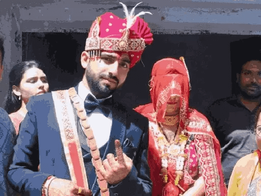 शादी के बाद घूंघट में वोट देने पहुंची दुल्हन:बीजेपी प्रत्याशी के भाई ने खाचरियावास पर धीमी वोटिंग करवाने के आरोप लगाए 42 शादी के बाद घूंघट में वोट देने पहुंची दुल्हन:बीजेपी प्रत्याशी के भाई ने खाचरियावास पर धीमी वोटिंग करवाने के आरोप लगाए December 2, 2025