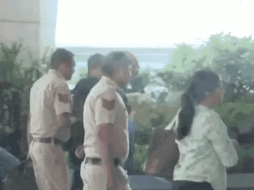 स्वाति मालीवाल मारपीट केस- पुलिस बिभव को मुंबई ले गई,दावा- केजरीवाल के PA ने आईफोन फॉर्मेट किया, डेटा किसी और को ट्रांसफर किया 42 स्वाति मालीवाल मारपीट केस- पुलिस बिभव को मुंबई ले गई,दावा- केजरीवाल के PA ने आईफोन फॉर्मेट किया, डेटा किसी और को ट्रांसफर किया February 17, 2026