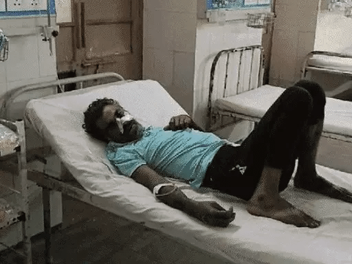 जयपुर में एग्जाम देने आए युवक की गर्मी से मौत,तीन लोगों की तबीयत बिगड़ी, भीषण गर्मी में बिना छत के बच्चे को टीका लगा रही महिलाएं 42 जयपुर में एग्जाम देने आए युवक की गर्मी से मौत,तीन लोगों की तबीयत बिगड़ी, भीषण गर्मी में बिना छत के बच्चे को टीका लगा रही महिलाएं December 2, 2025