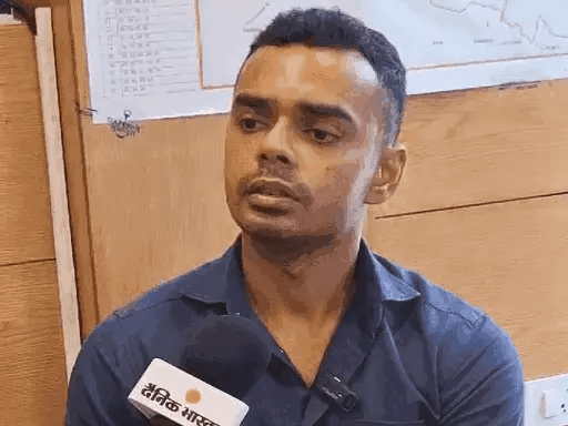 शिवराज के बेटे बोले-राजनीति में कुछ भी परमानेंट नहीं,चुनाव लड़ने के सवाल पर कहा- जिन्होंने पिता के लिए पसीना बहाया, उनका हक पहले 42 शिवराज के बेटे बोले-राजनीति में कुछ भी परमानेंट नहीं,चुनाव लड़ने के सवाल पर कहा- जिन्होंने पिता के लिए पसीना बहाया, उनका हक पहले February 14, 2026