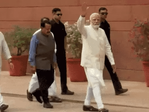 पीएम बोले- देश को जिम्मेदार विपक्ष की जरूरत,देश चलाने के लिए सबकी सहमति जरूरी,प्रोटेम स्पीकर ने शपथ ली, विपक्ष ने विरोध किया 42 पीएम बोले- देश को जिम्मेदार विपक्ष की जरूरत,देश चलाने के लिए सबकी सहमति जरूरी,प्रोटेम स्पीकर ने शपथ ली, विपक्ष ने विरोध किया December 2, 2025