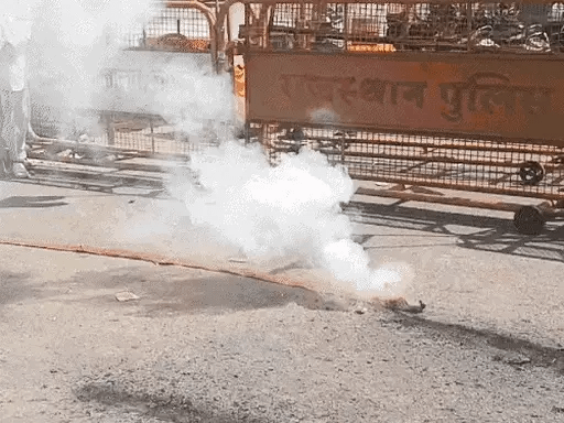 जयपुर शहर में भाजपा की मंजू शर्मा जीतीं,ढोल-नगाड़े लेकर जश्न मनाने पहुंची महिलाएं, 3.31 लाख से ज्यादा वोटों से खाचरियावास को हराया 42 जयपुर शहर में भाजपा की मंजू शर्मा जीतीं,ढोल-नगाड़े लेकर जश्न मनाने पहुंची महिलाएं, 3.31 लाख से ज्यादा वोटों से खाचरियावास को हराया December 2, 2025